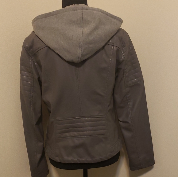 Jacket - Picture 3 of 4